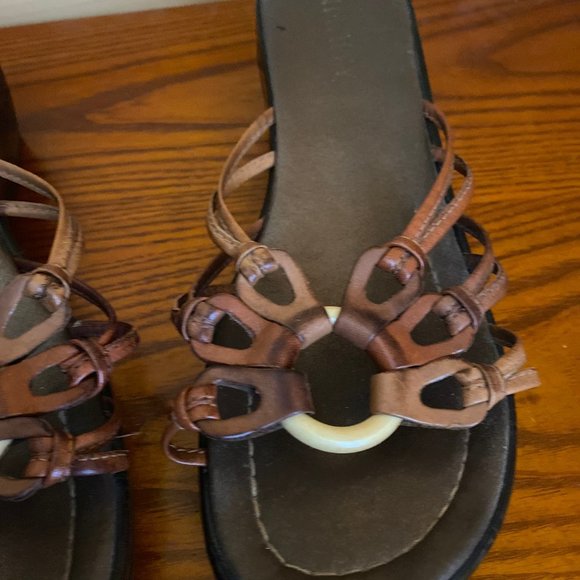 Infinity Sandals - Picture 3 of 6